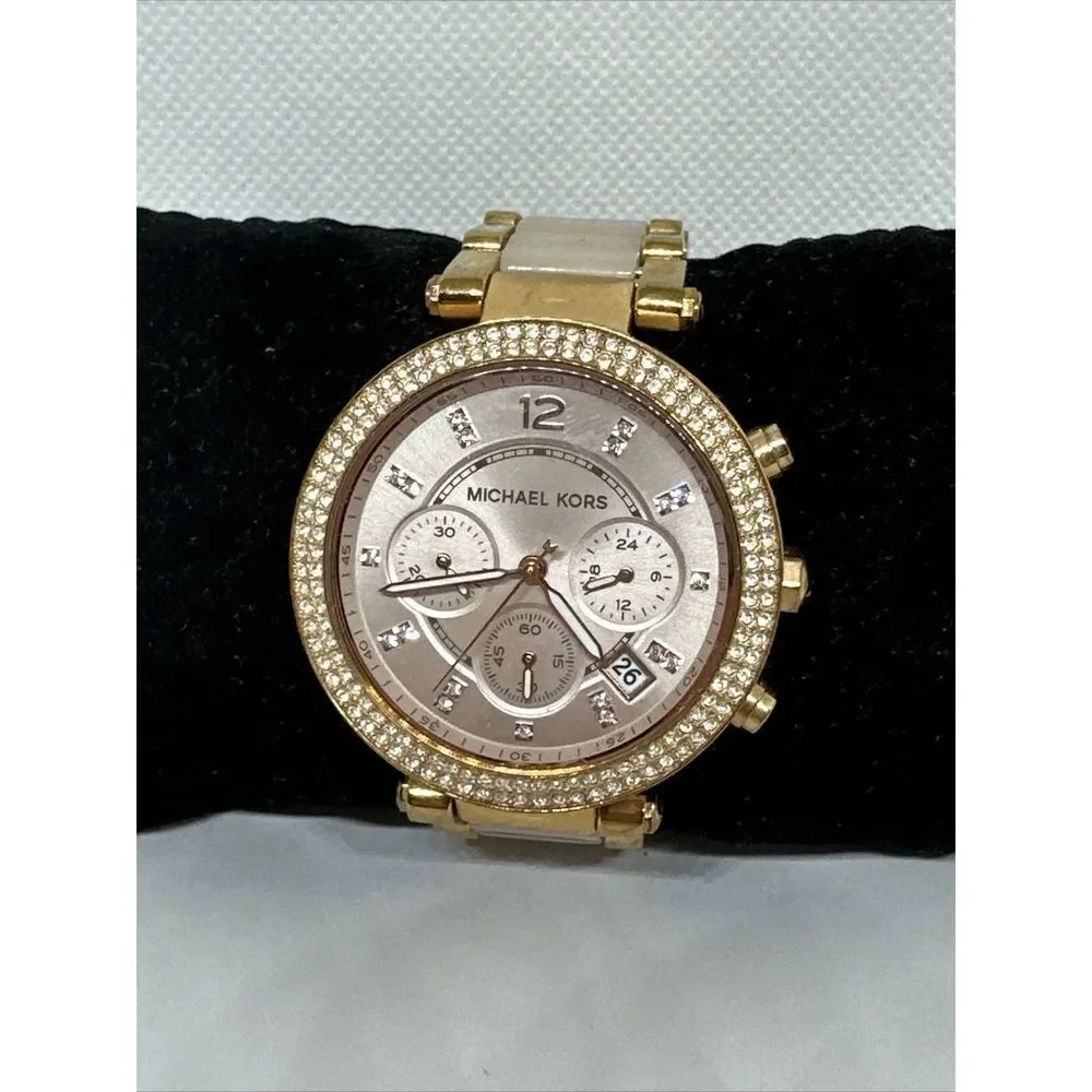 Michael Kors Parker MK5896 Women Rose Gold Analog Dial Quartz Wrist Watch NUL45